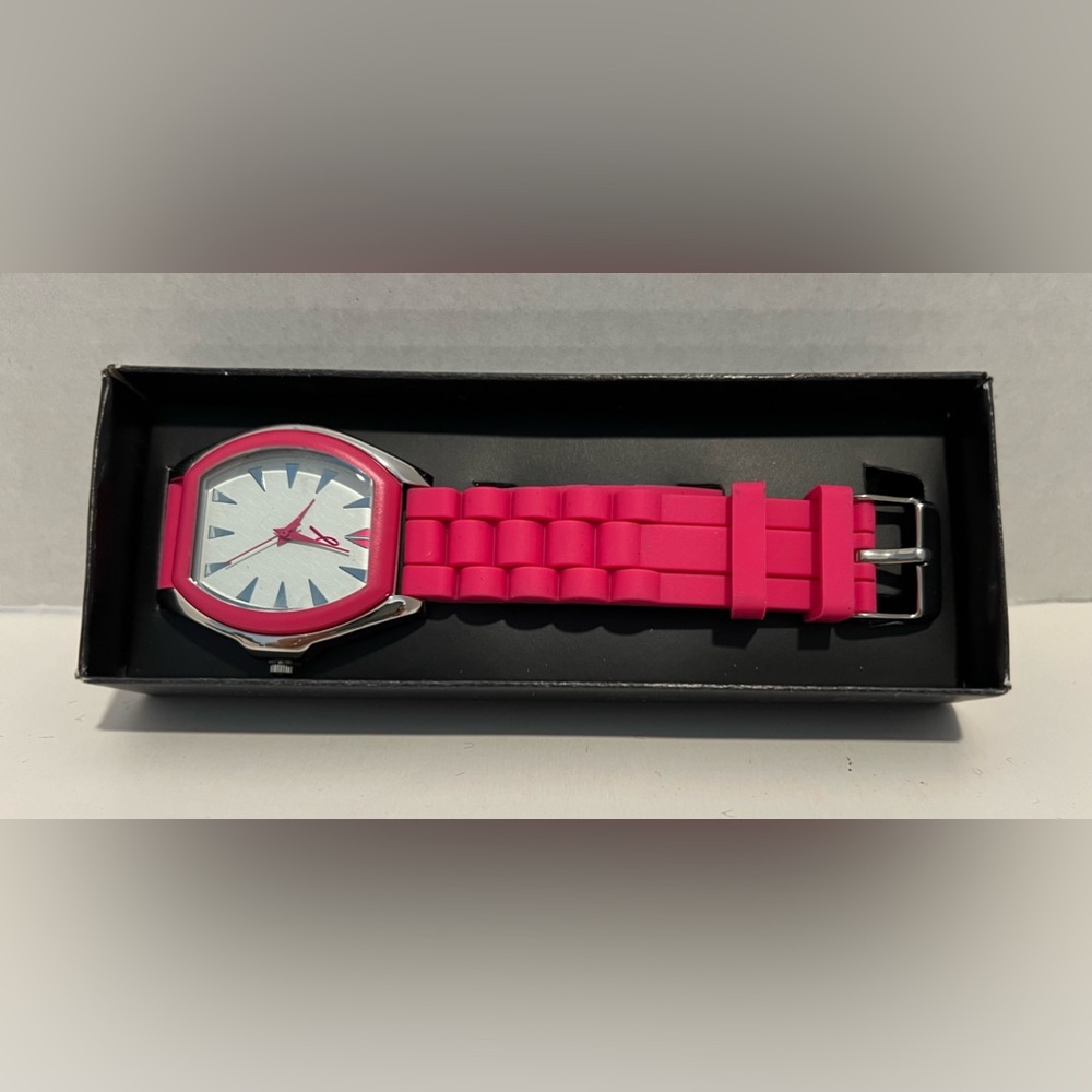 NIB 2014 Avon Breast Cancer Crusade Pink Analog Wristwatch